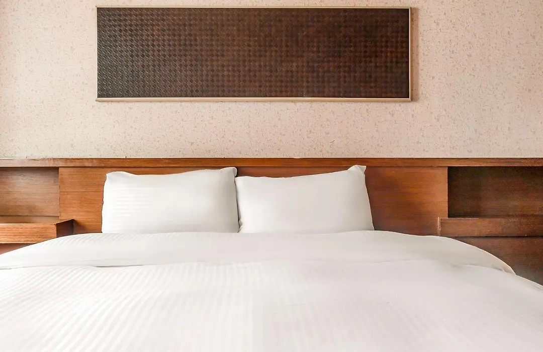 Check Inn Express Taichung Fengchia-1